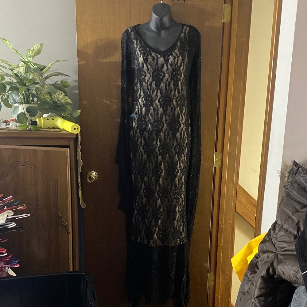 ✨ Black Lace Long Sleeve Maxi Dress – Gothic / Elegant – Size Medium (8–10)